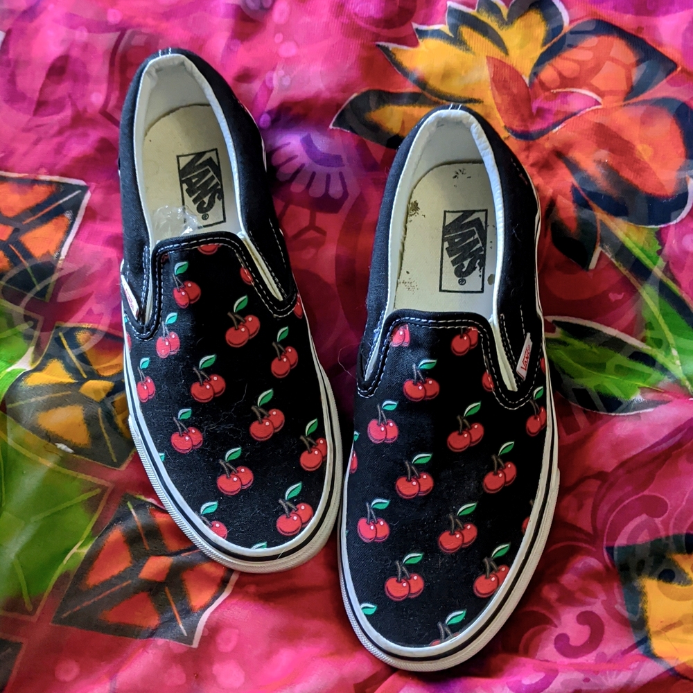 Van men/womens slip-ons size 7.5 women's 6 mens